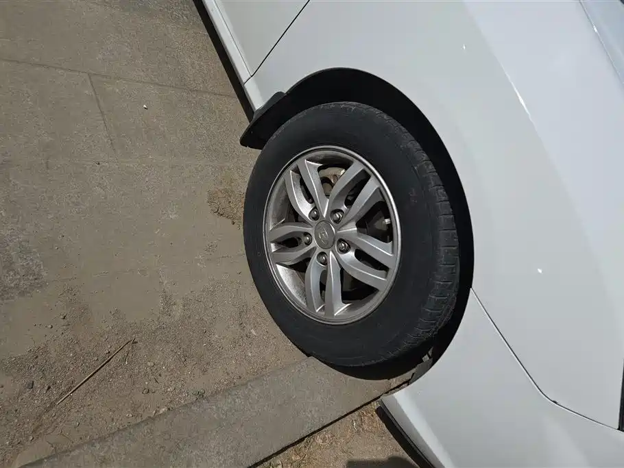 Hyundai Elantra 2011 1.6L Automatic Comfort фото 6