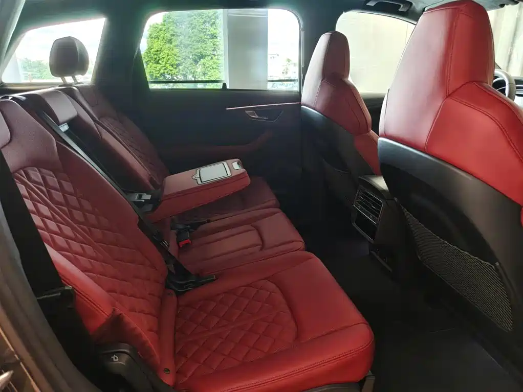 Audi SQ7 2025 2024 4.0 TFSI