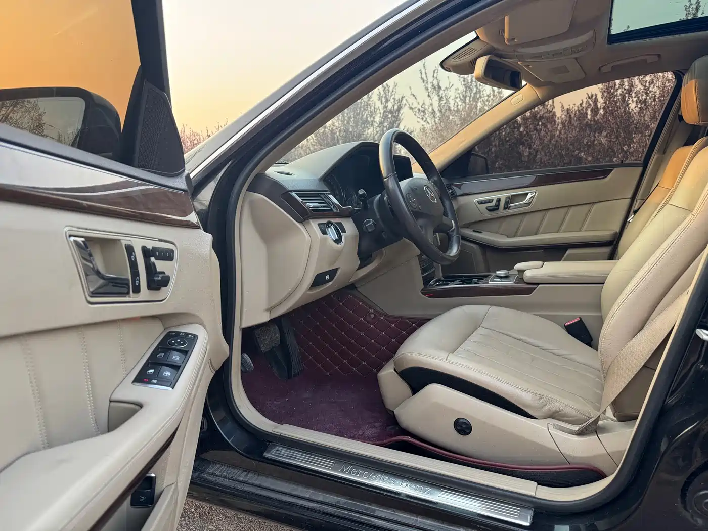 Mercedes-Benz E-Class 2012 E 300 L Elegance Model фото 8