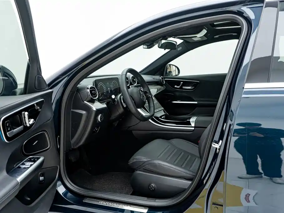 Mercedes-Benz C-Class 2023 Facelift C 200 L Sport Edition фото 16