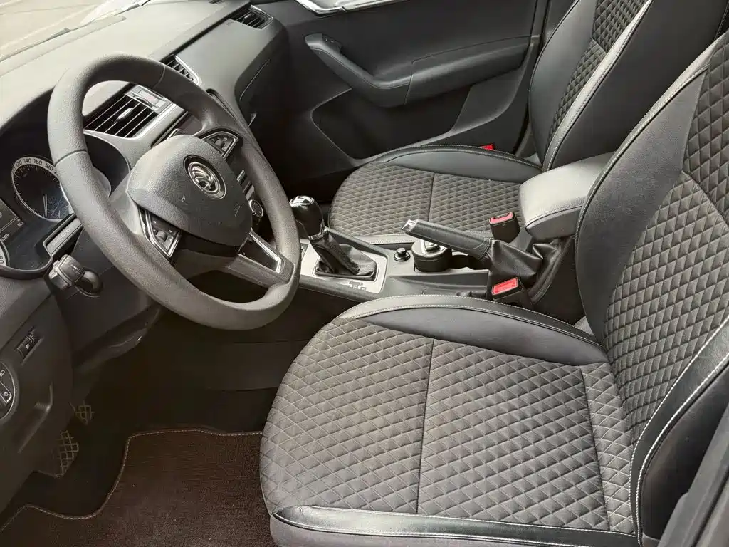 Фото 7 - Škoda Octavia