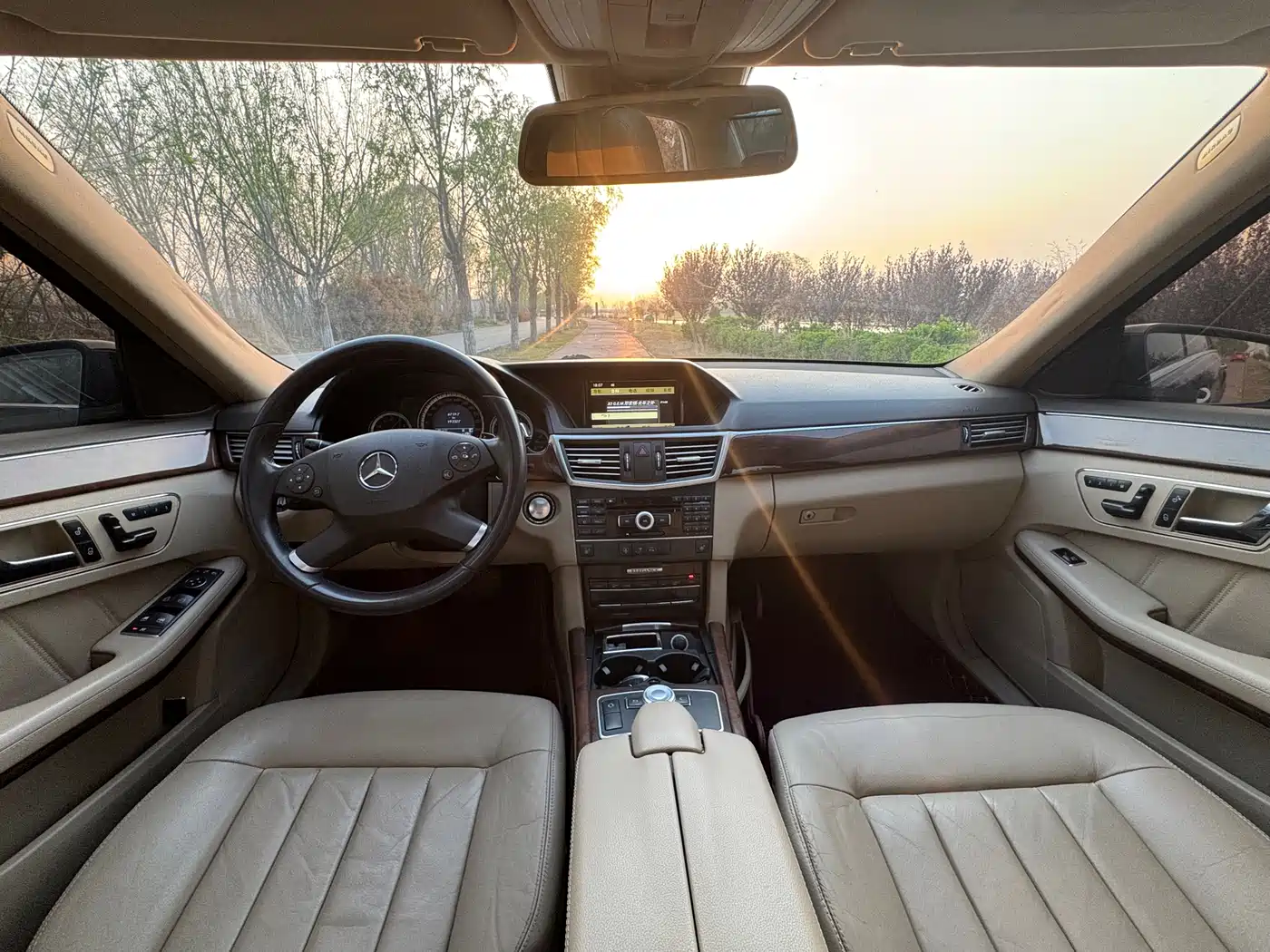 Mercedes-Benz E-Class 2012 E 300 L Elegance Model фото 10