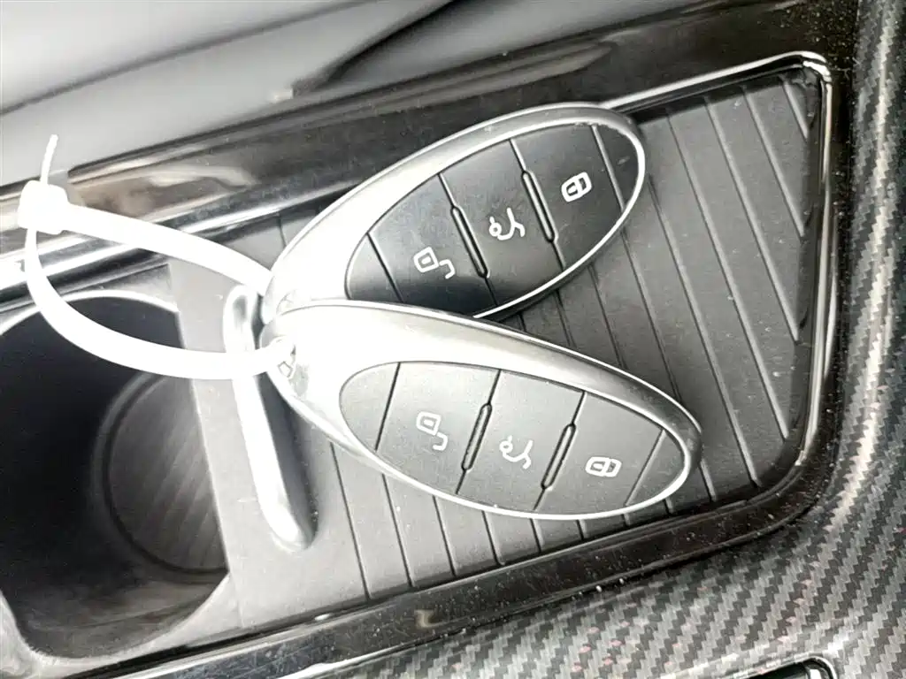 Фото 9 - Besturn Bestune T55