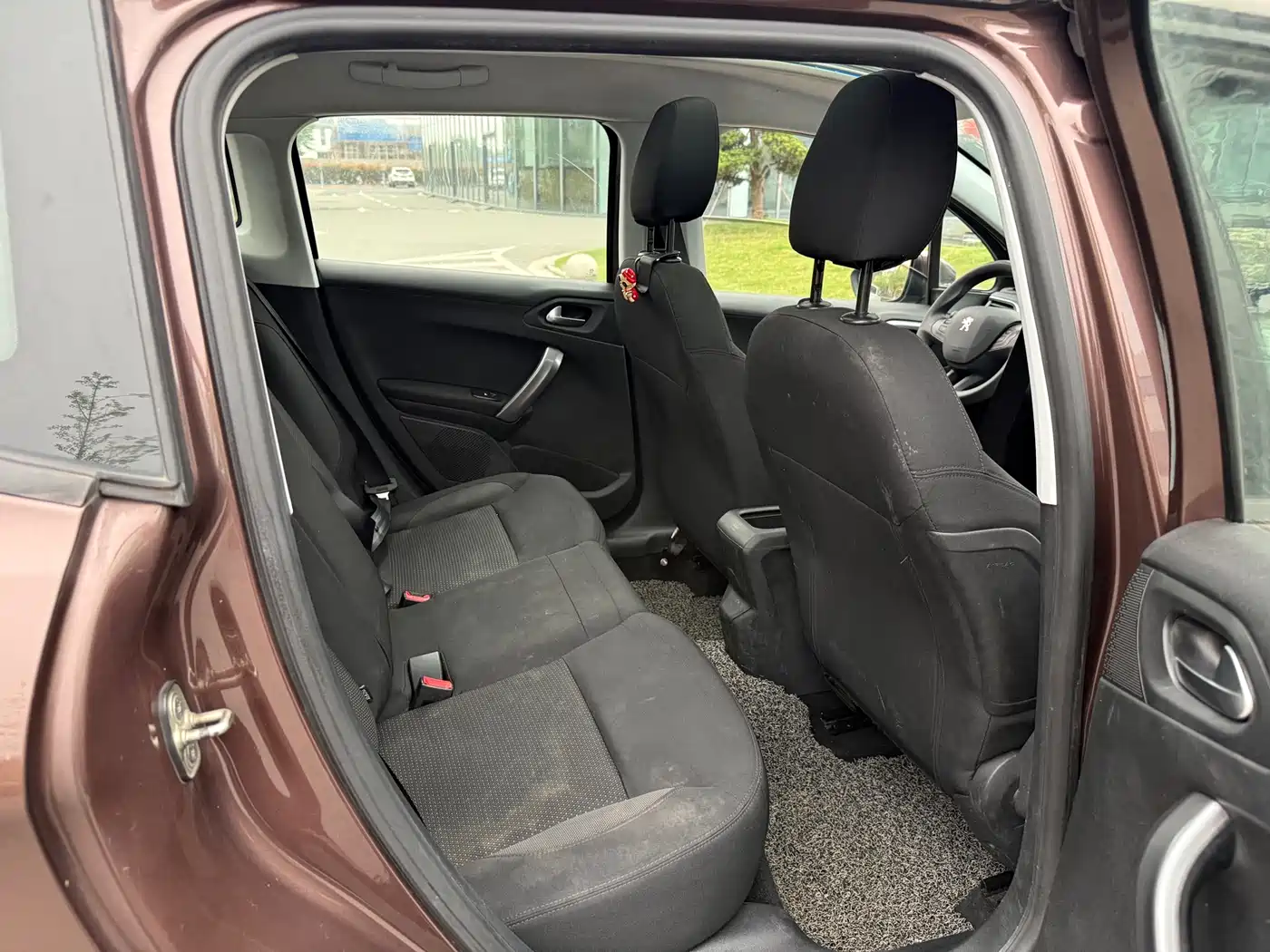 Peugeot 2008 2014 1.6L Automatic Fashion Edition фото 14
