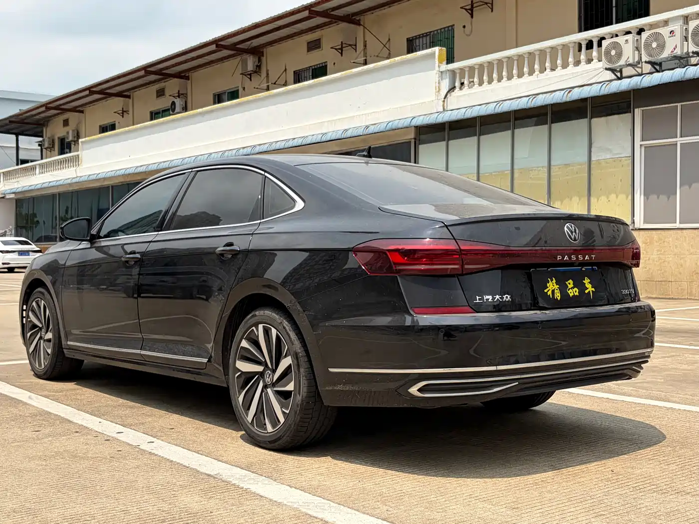 Volkswagen Passat 2023 Facelift 330TSI Elite Edition фото 7