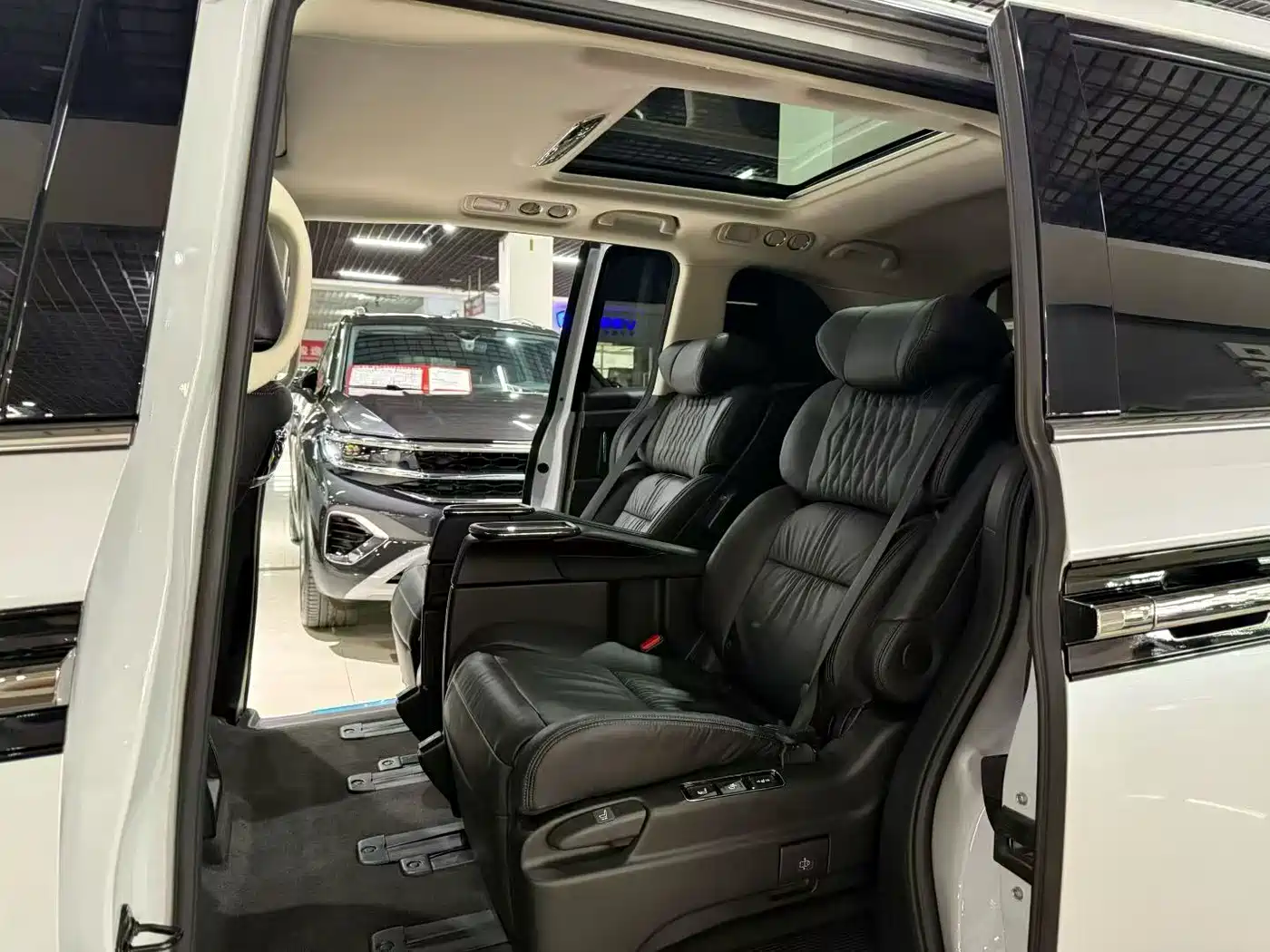 Honda Elysion 2025 2024 2.0L e:HEV Luxury Edition
