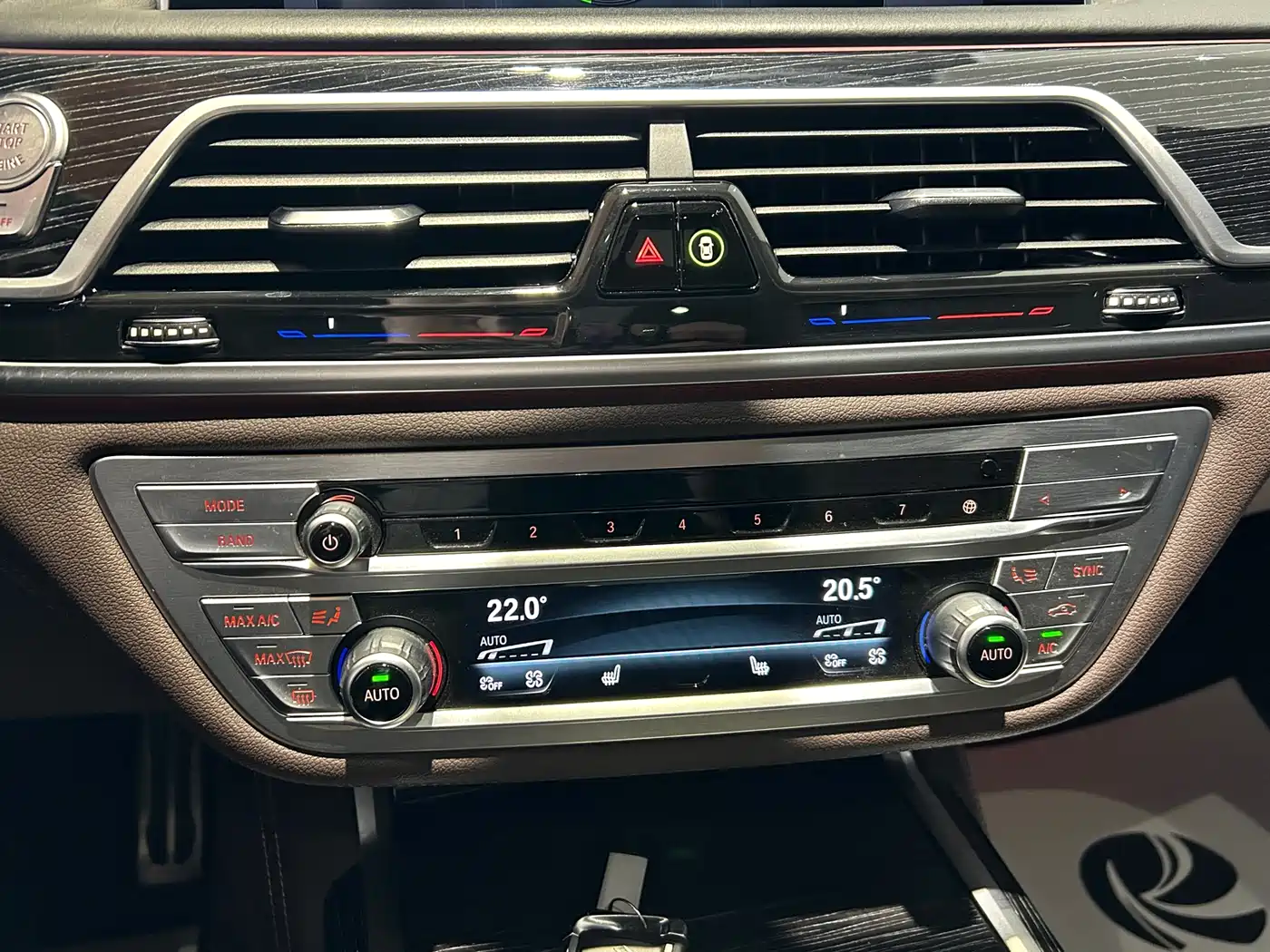 BMW 7 Series 2021 Model 730Li M Sport Package фото 15
