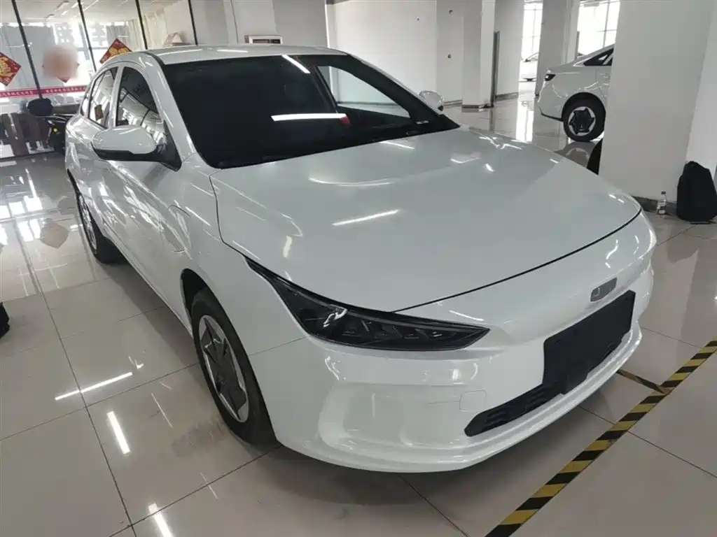 Фото 4 - Geely Geometry A