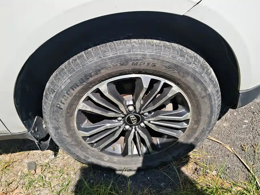Photo 6 - Geely Emgrand X6