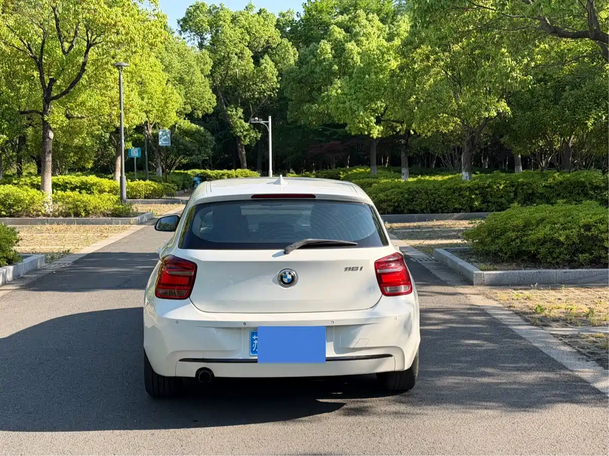 BMW 1 Series (Import) 2013 Facelift 118i Sport Model фото 5