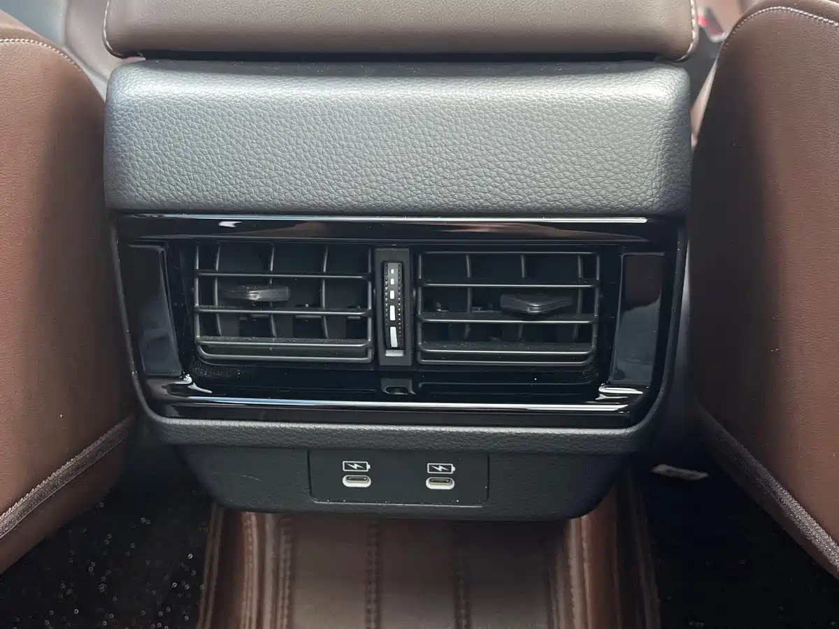 Photo 18 - Honda Inspire Hybrid