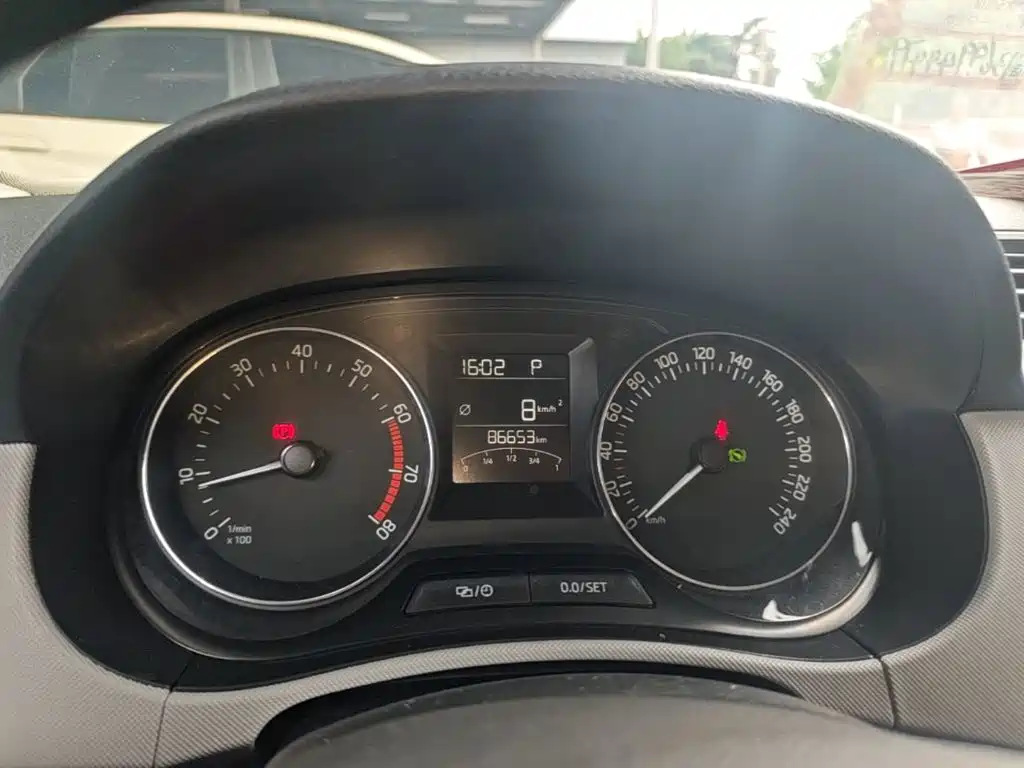 Škoda Fabia 2016 2015 1.4L Automatic Pioneer Edition