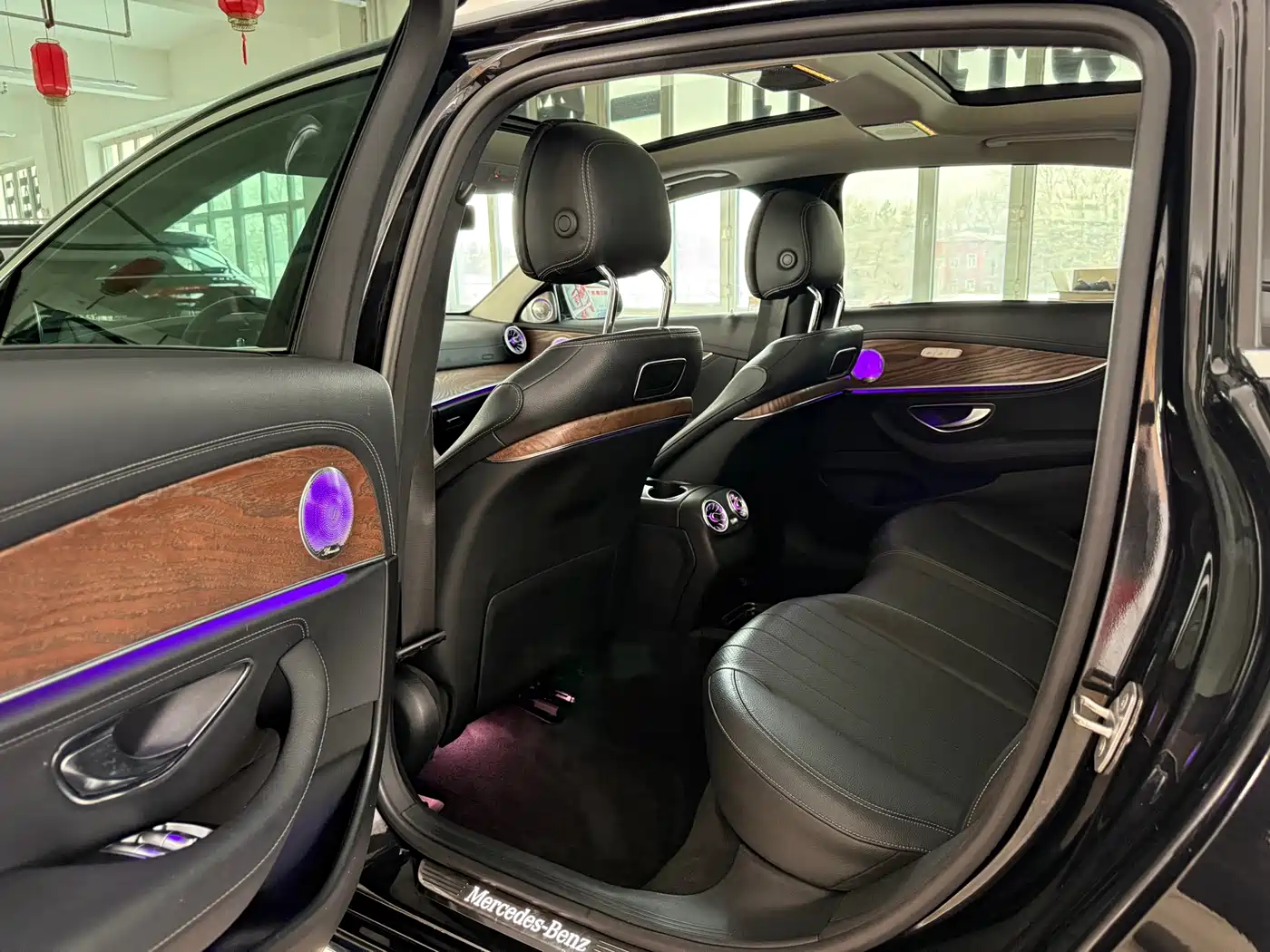 Mercedes-Benz E-Class 2016 E 300 L Luxury фото 4