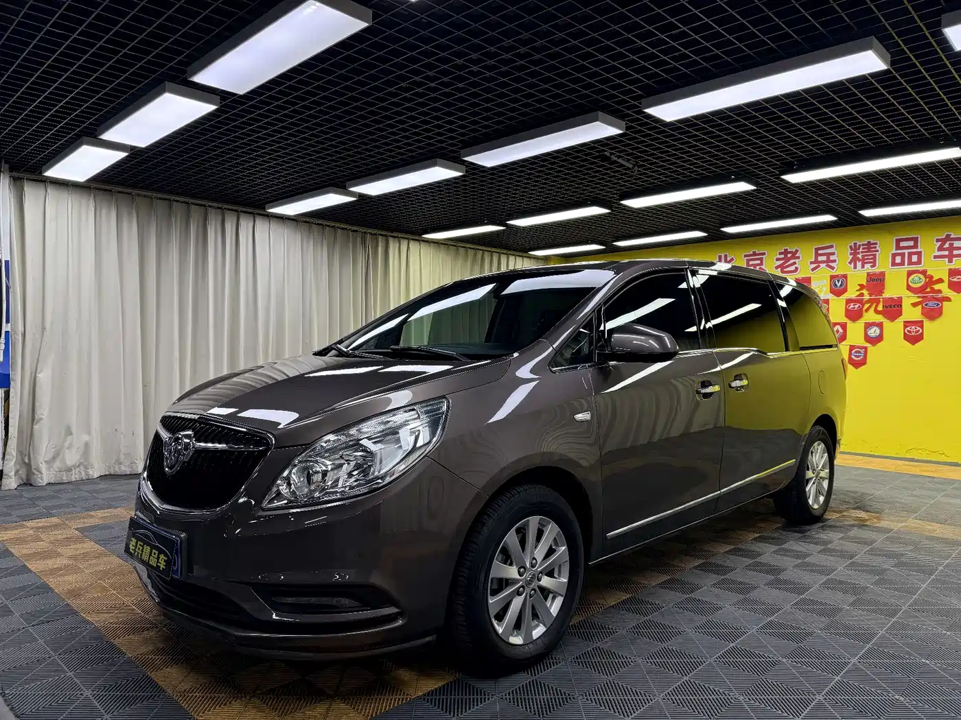 Buick GL8 2017 25S Luxury China V