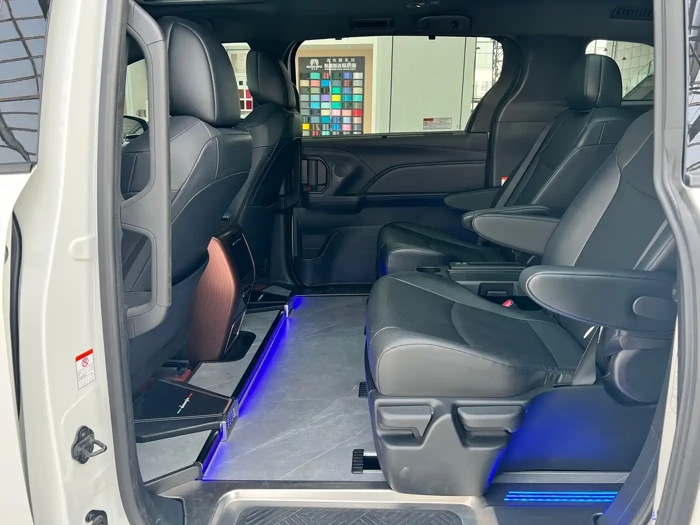 Toyota Granvia 2024 2.5L Hybrid Premium PLUS фото 30