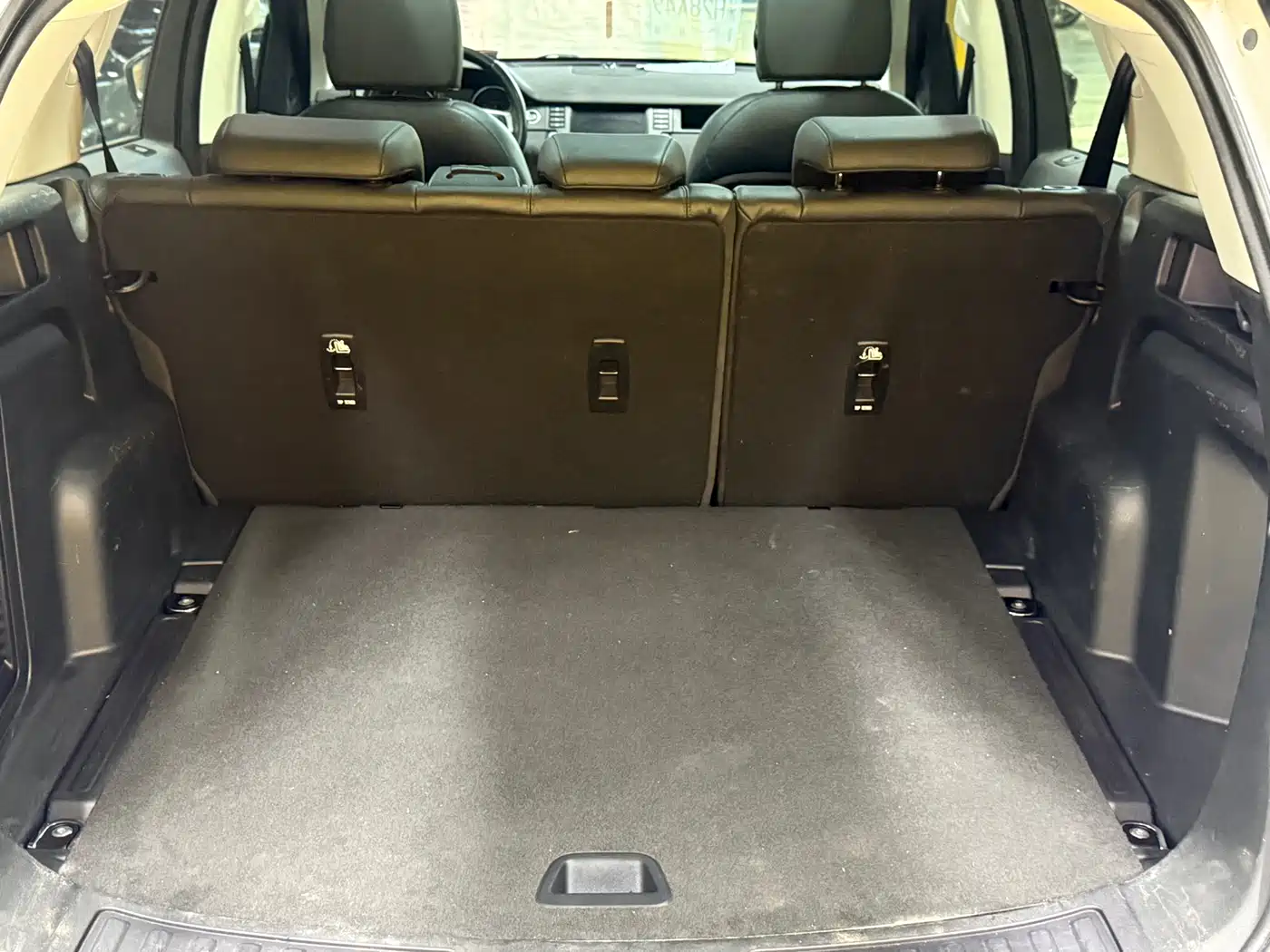 Land Rover Discovery Sport 2019 240PS SE Edition China V фото 26
