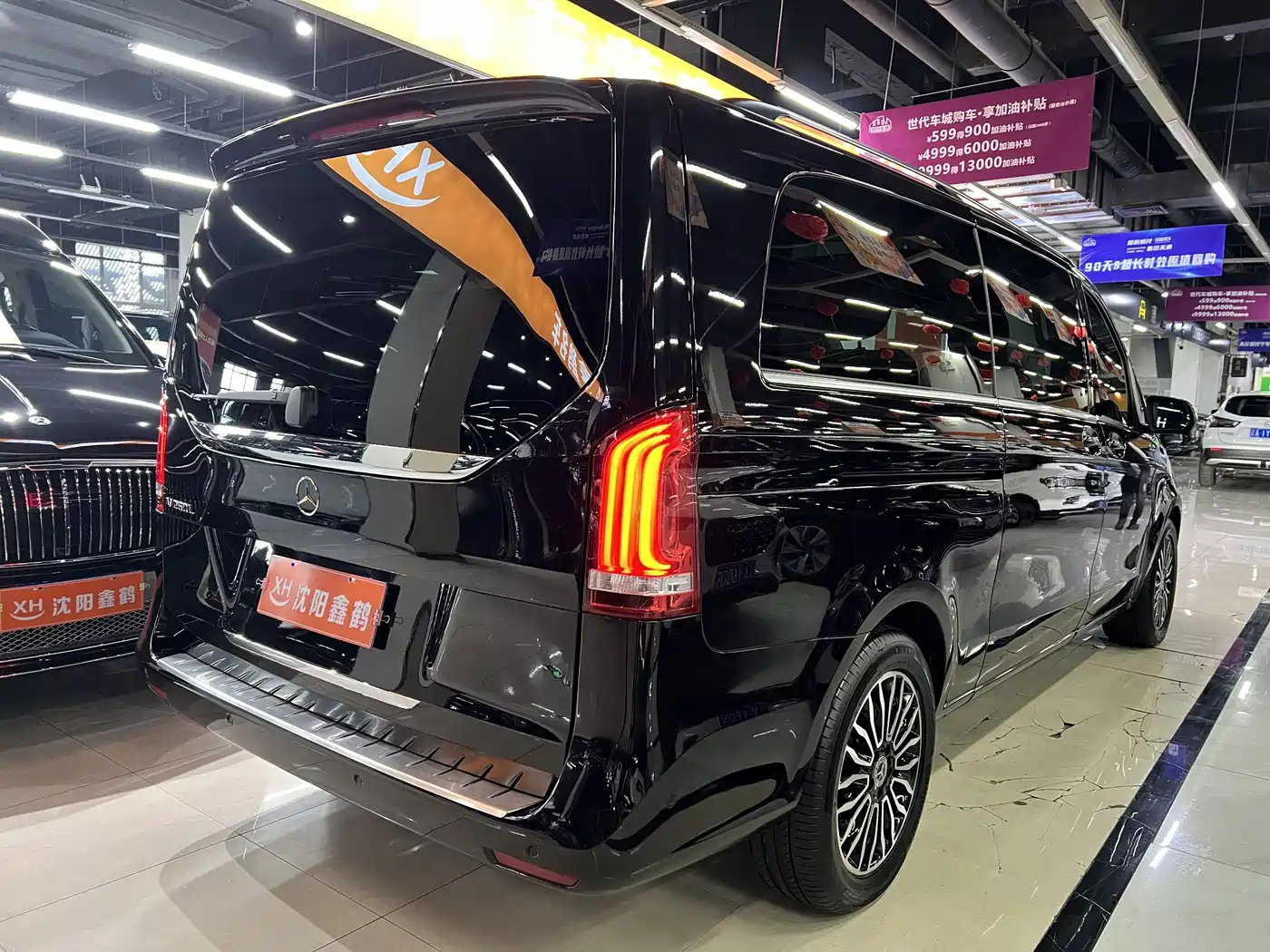 Mercedes-Benz V-Class 2018 V 260 L Premium Long Version China V фото 23