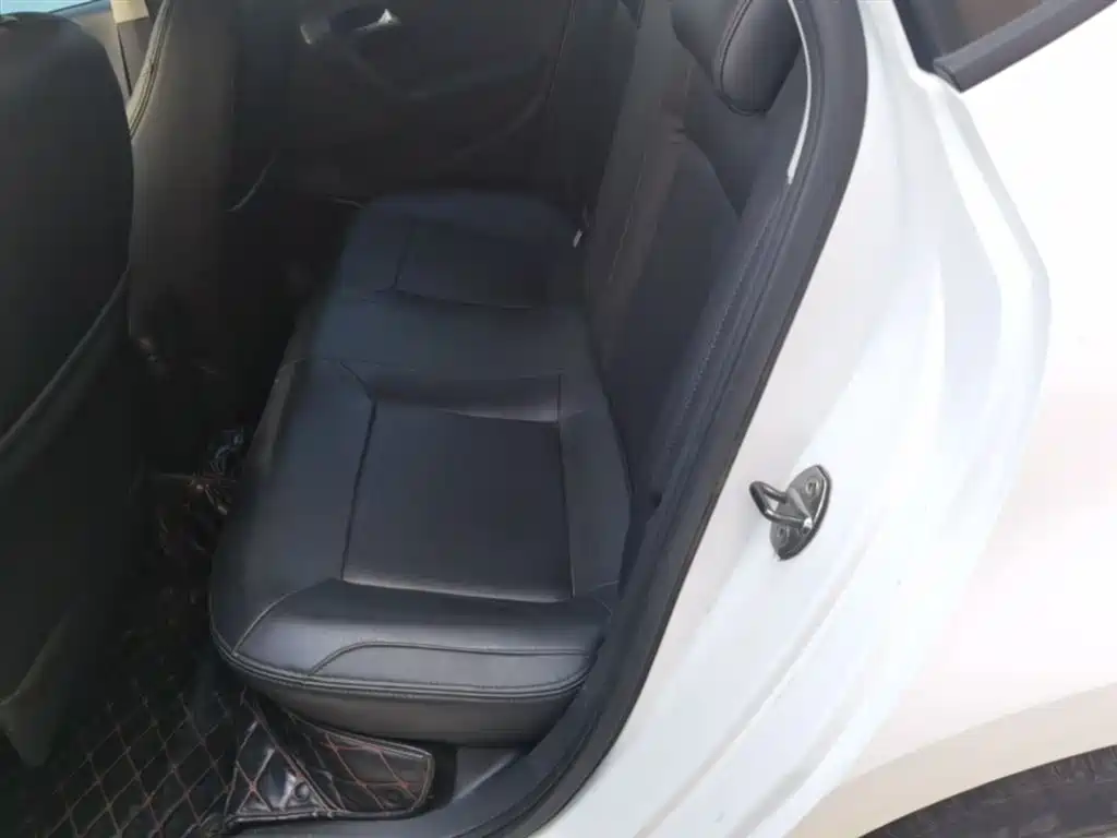 Volkswagen Polo 2016 1.4L Manual Trend фото 17