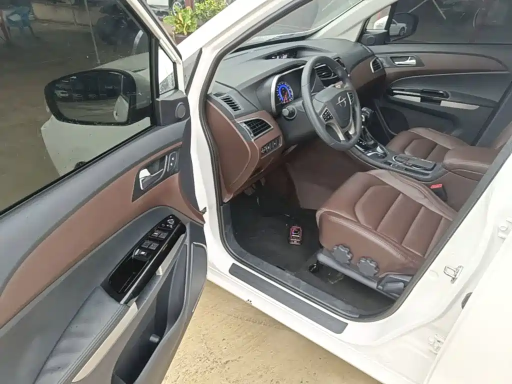 Haima Famila MPV 2019 2017 7-Seater 1.5T Automatic Value Edition