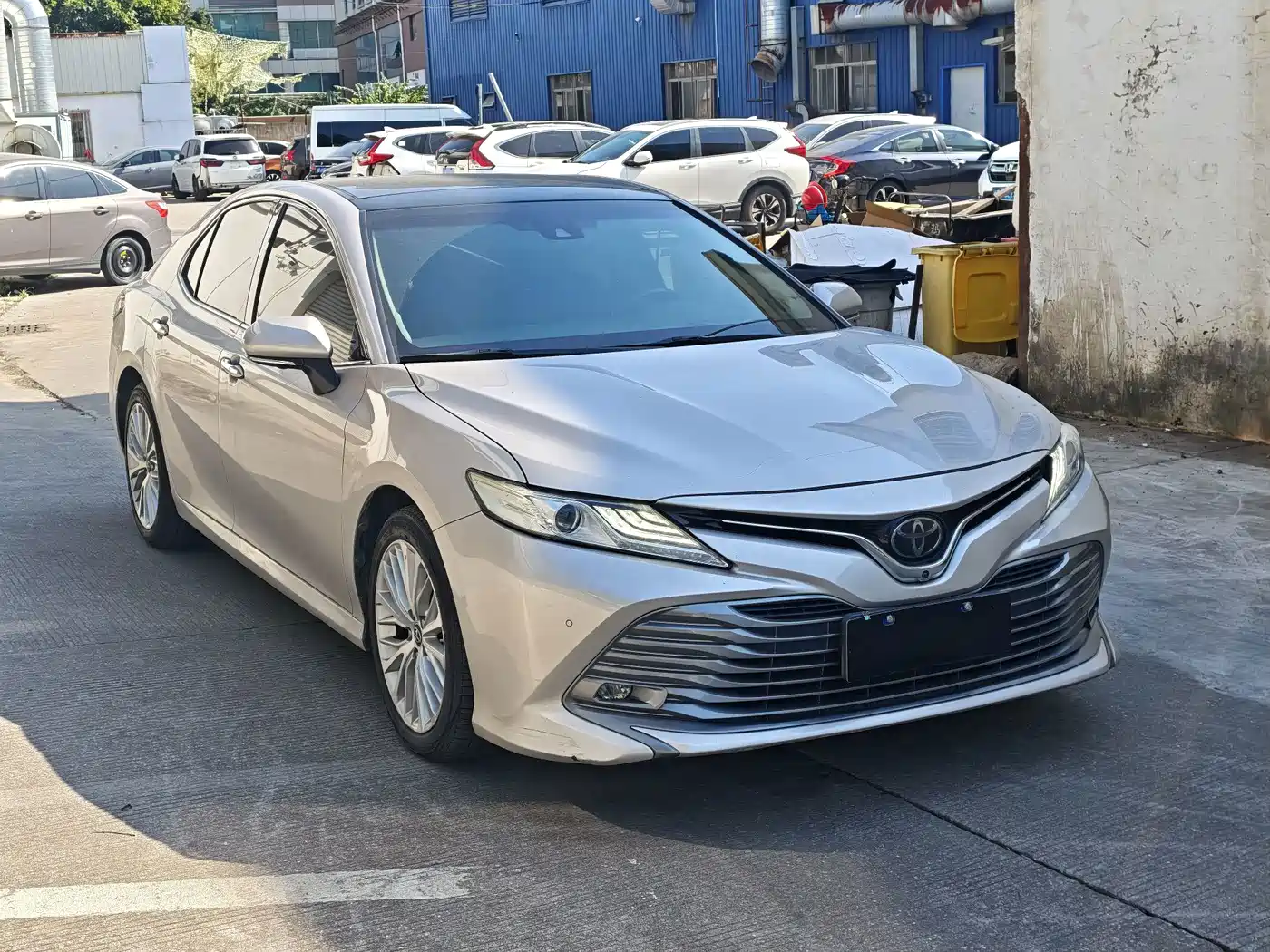 Фото 3 - Toyota Camry