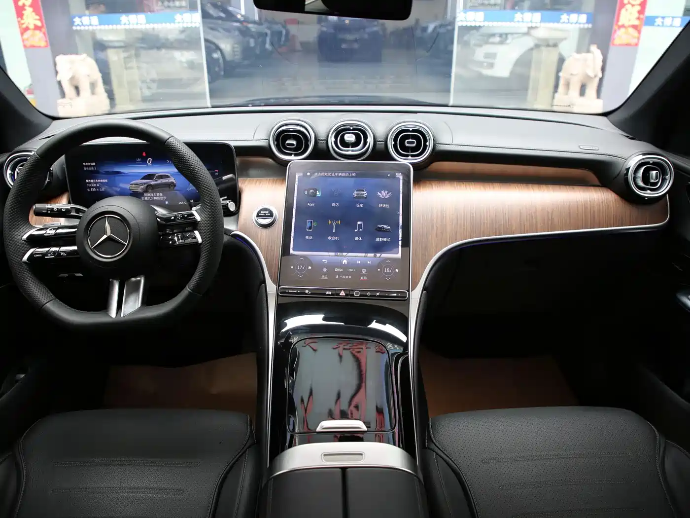 Mercedes-Benz GLC 2024 GLC 300 L 4MATIC Dynamic 5-seater фото 8