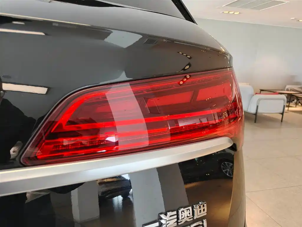 Audi Q5L 2022 40T Luxury Dynamic фото 19
