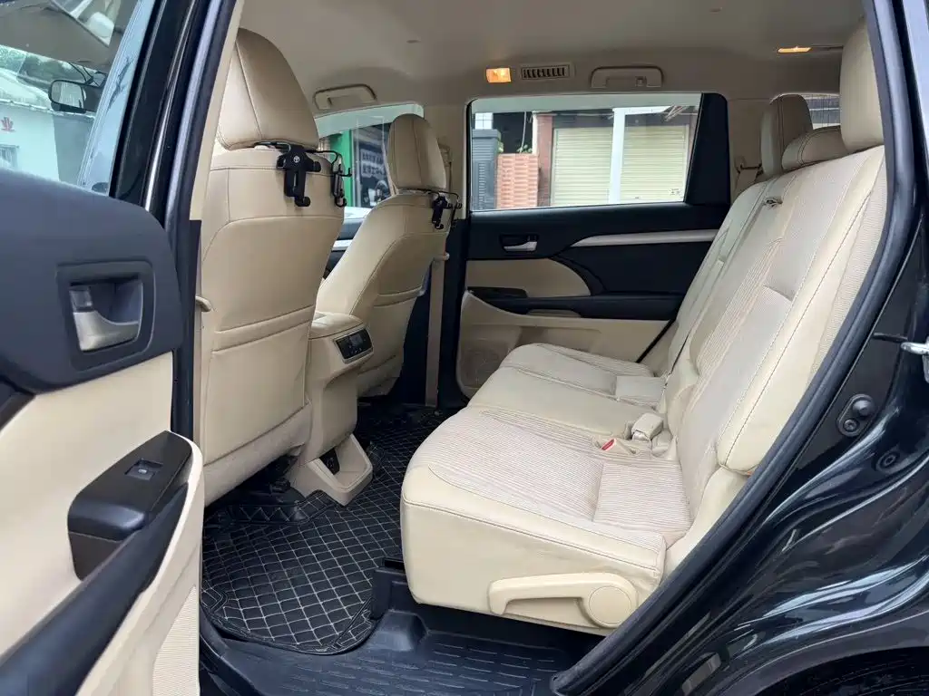 Фото 5 - Toyota Highlander