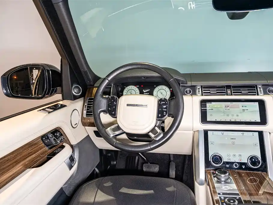 Land Rover Range Rover 2018 3.0 SC V6 Vogue Heritage Edition фото 12