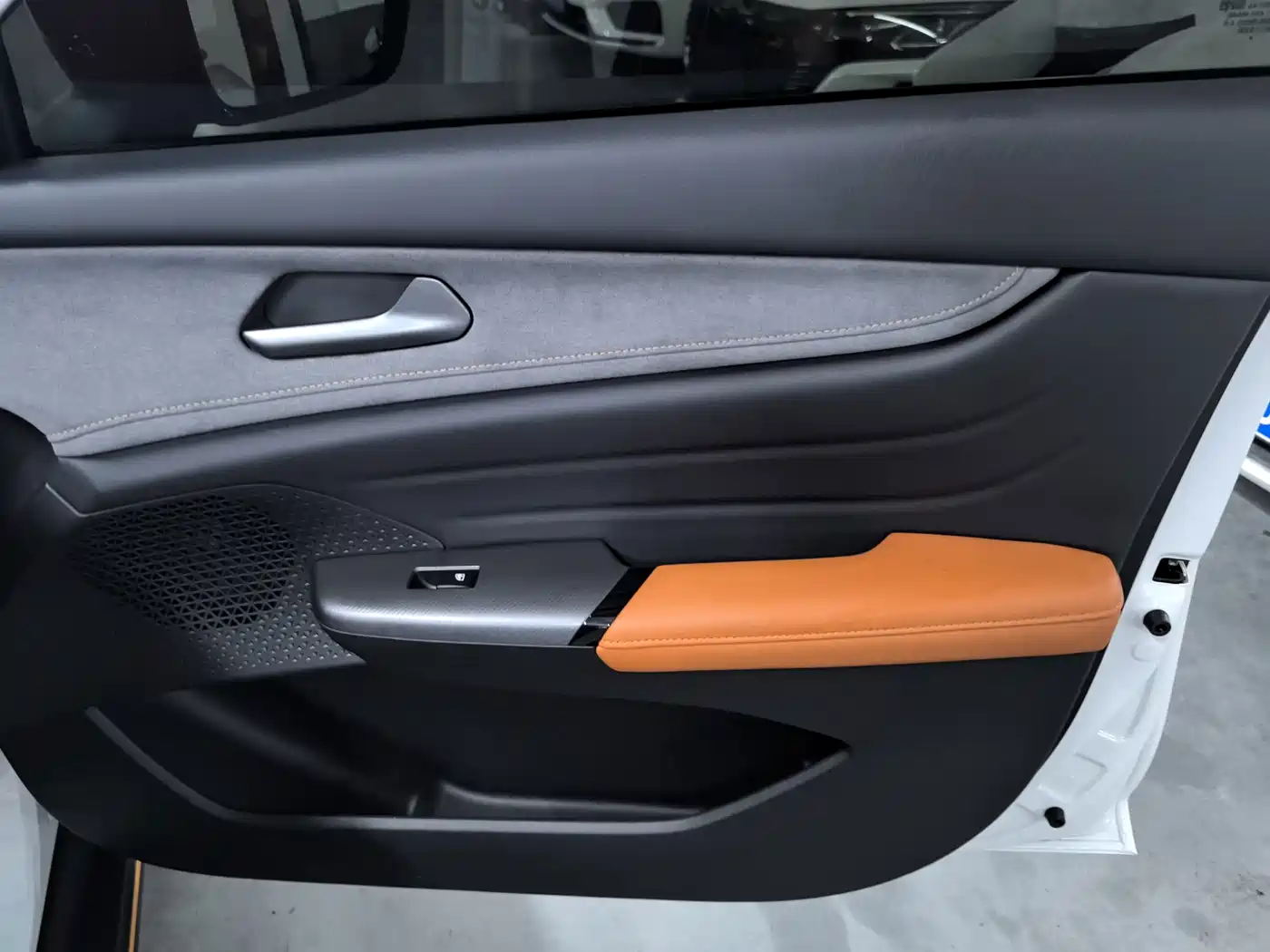 Changan UNI-V 2026 2025 1.5T 500Bar Premium Sport Model