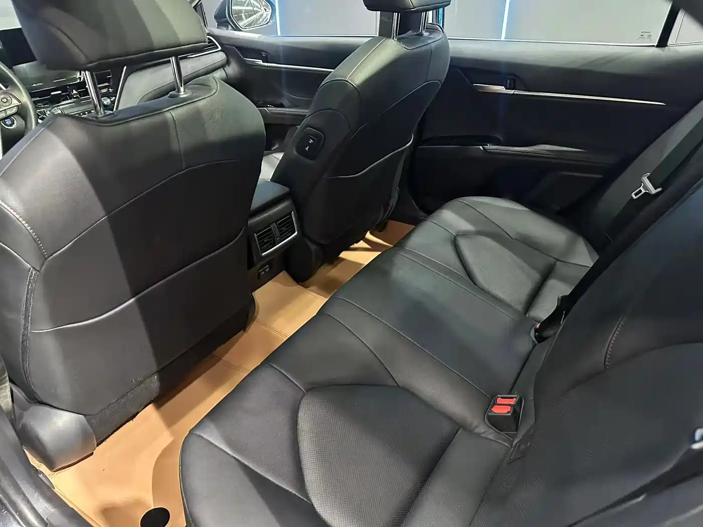 Toyota Camry 2023 2.5G Luxury Edition фото 10