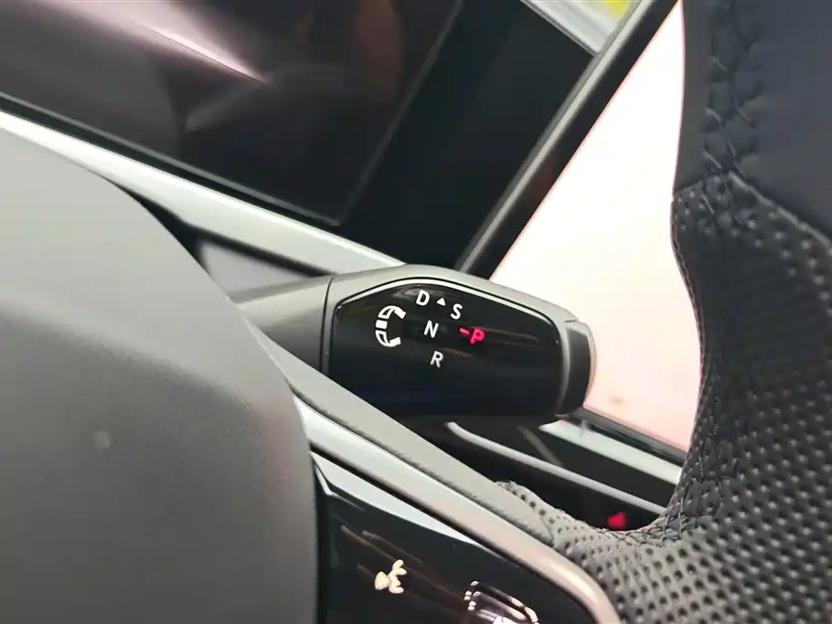 Volkswagen Passat 2025 Pro 380TSI Dragon Prestige Edition фото 16