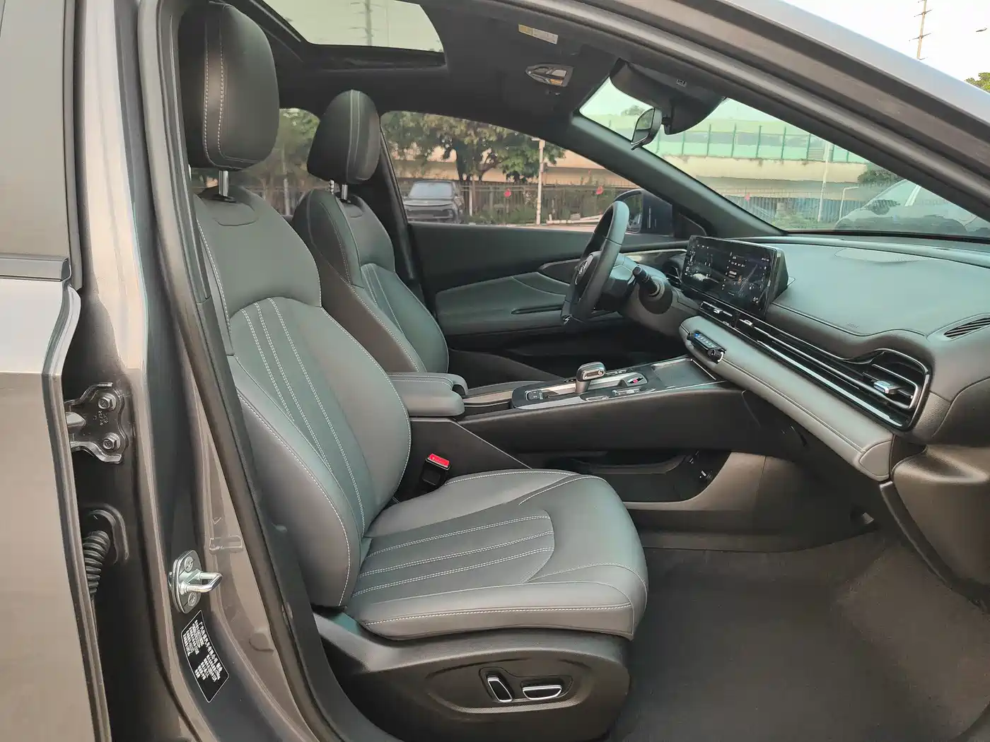 GAC Trumpchi Trumpchi Emkoo 2024 Model 270T DCT Shadow Leopard R-Style Edition фото 11