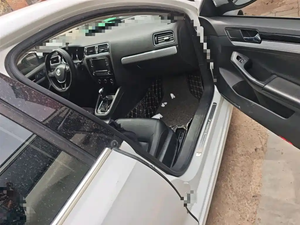Volkswagen Sagitar 2017 1.6L Automatic Comfort фото 20