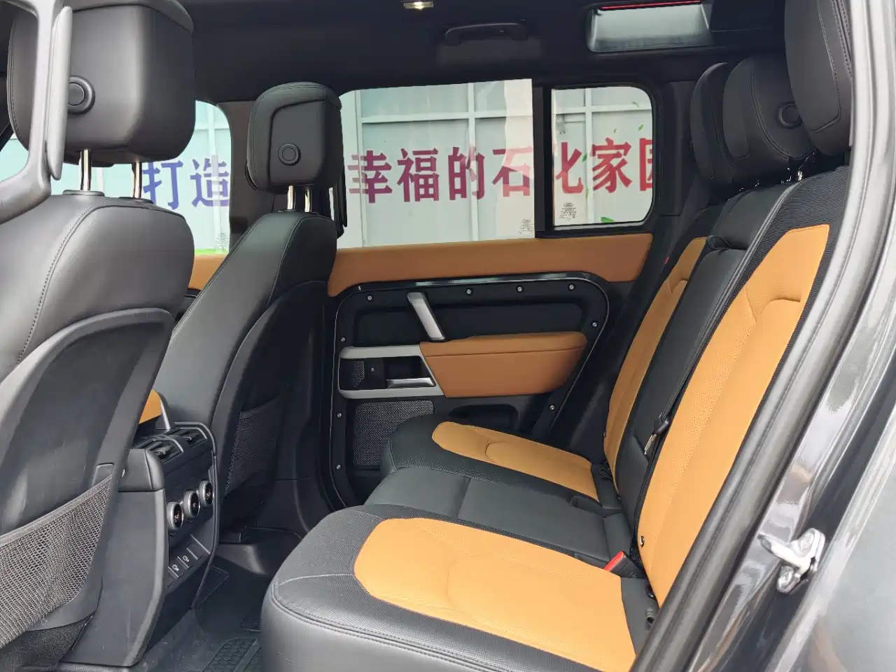 Land Rover Defender 2023 Model 110 3.0T P400 X-DYNAMIC HSE фото 10