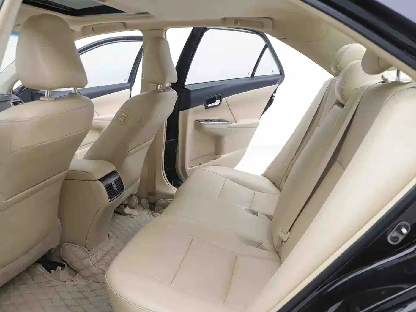 Toyota Camry 2015 2.0G Leading Edition фото 4
