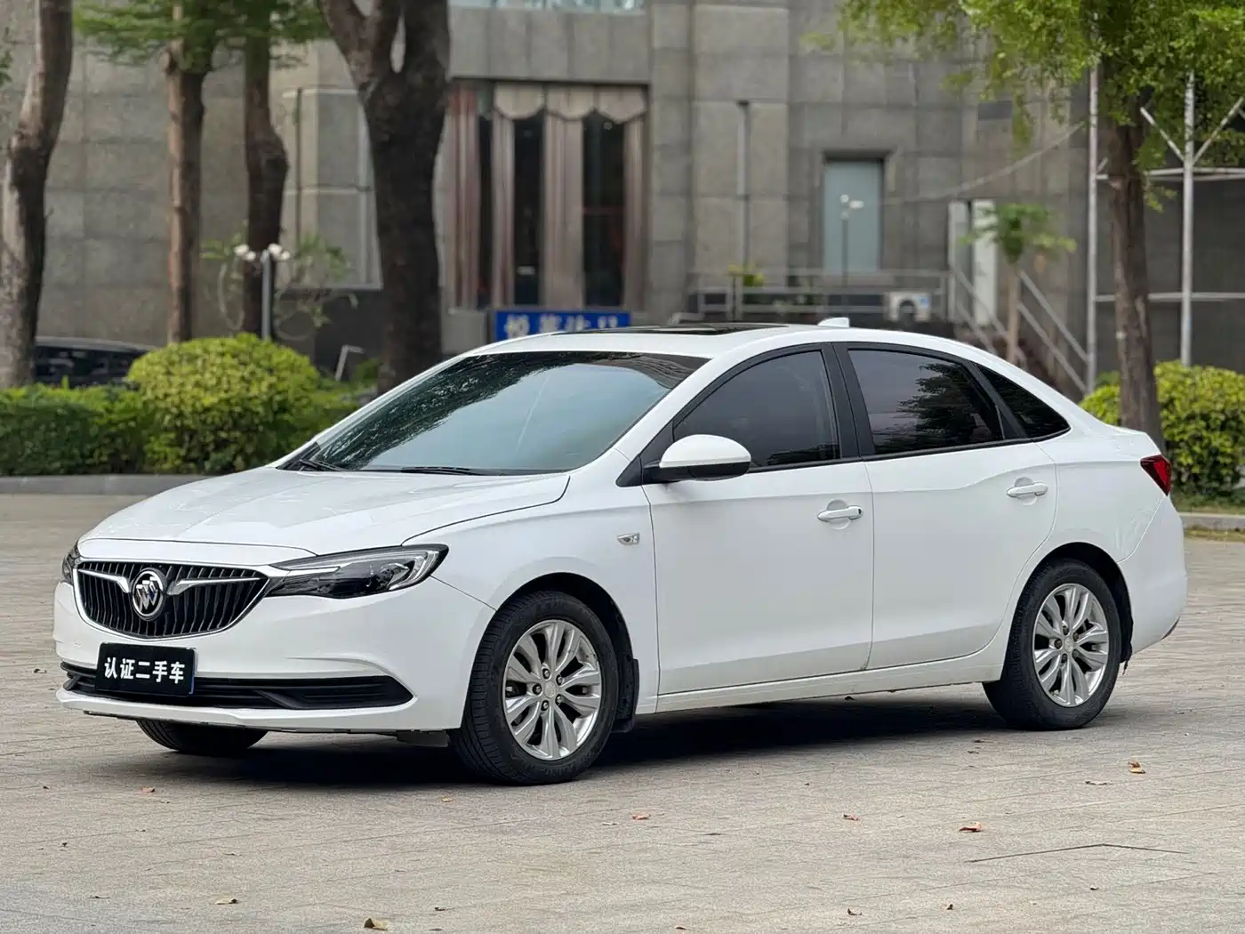 Photo 1 - Buick Excelle