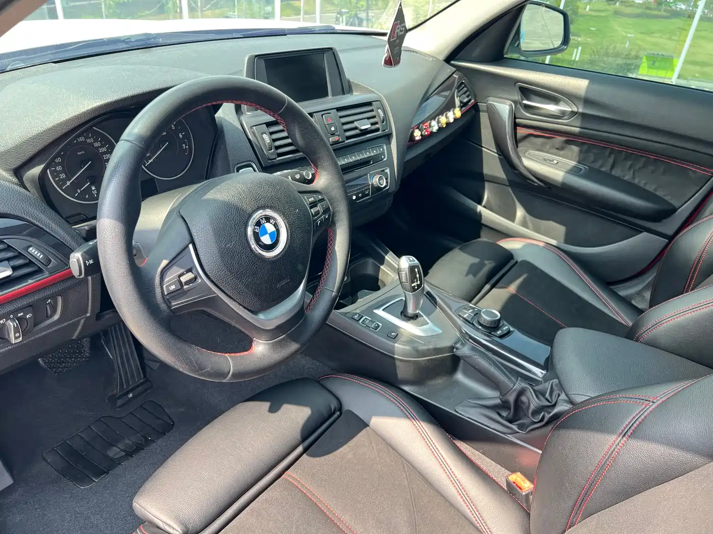 BMW 1 Series (Import) 2013 Facelift 118i Sport Model фото 6