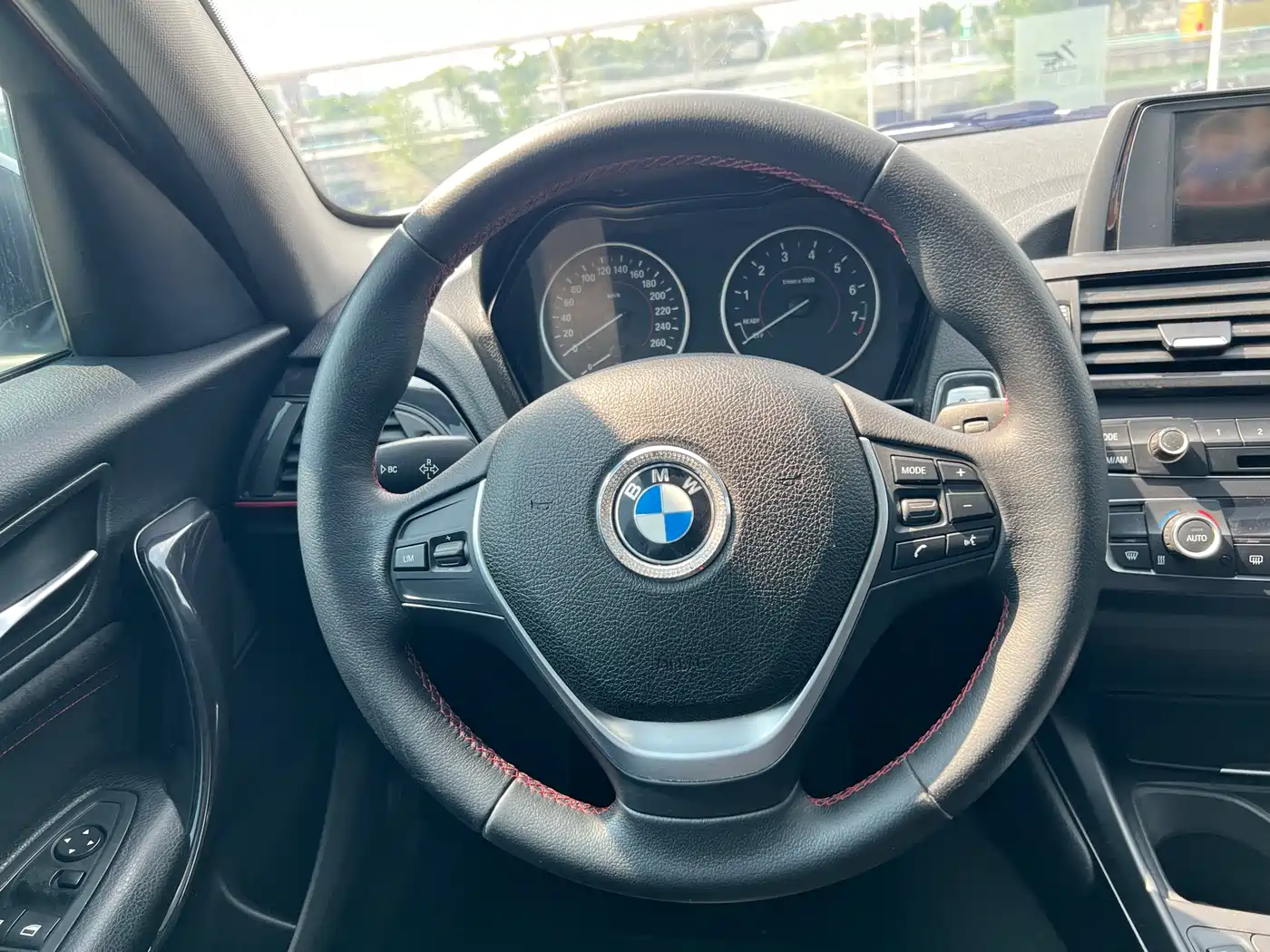 BMW 1 Series (Import) 2013 Facelift 118i Sport Model фото 10