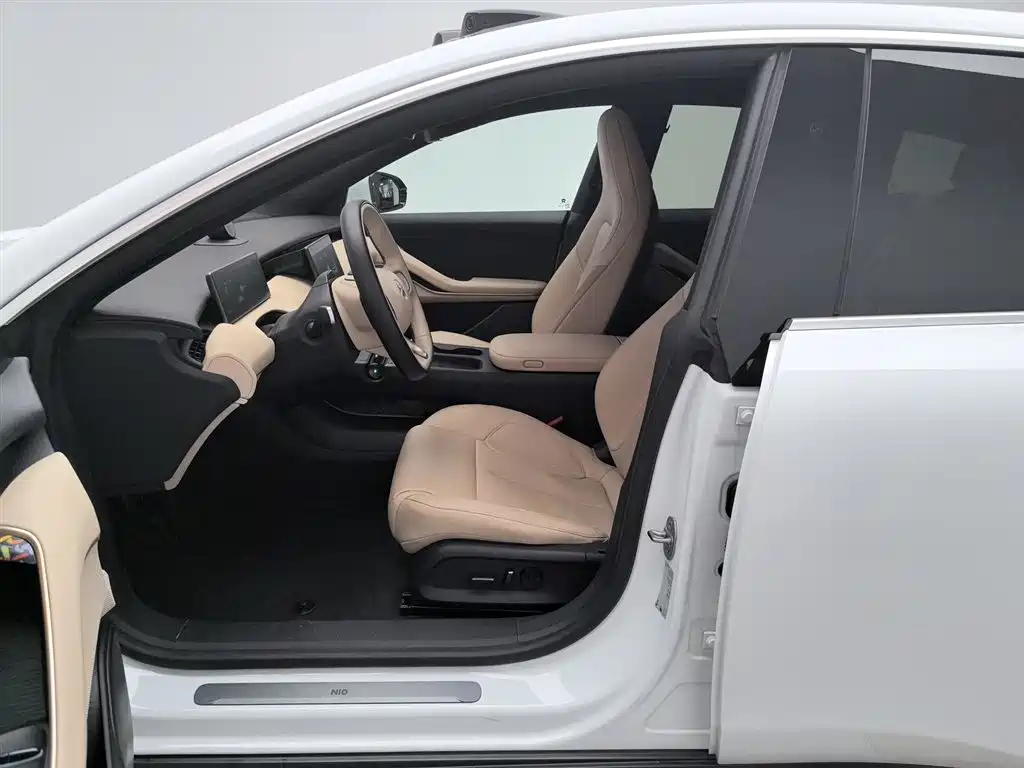 NIO NIO ET5T
