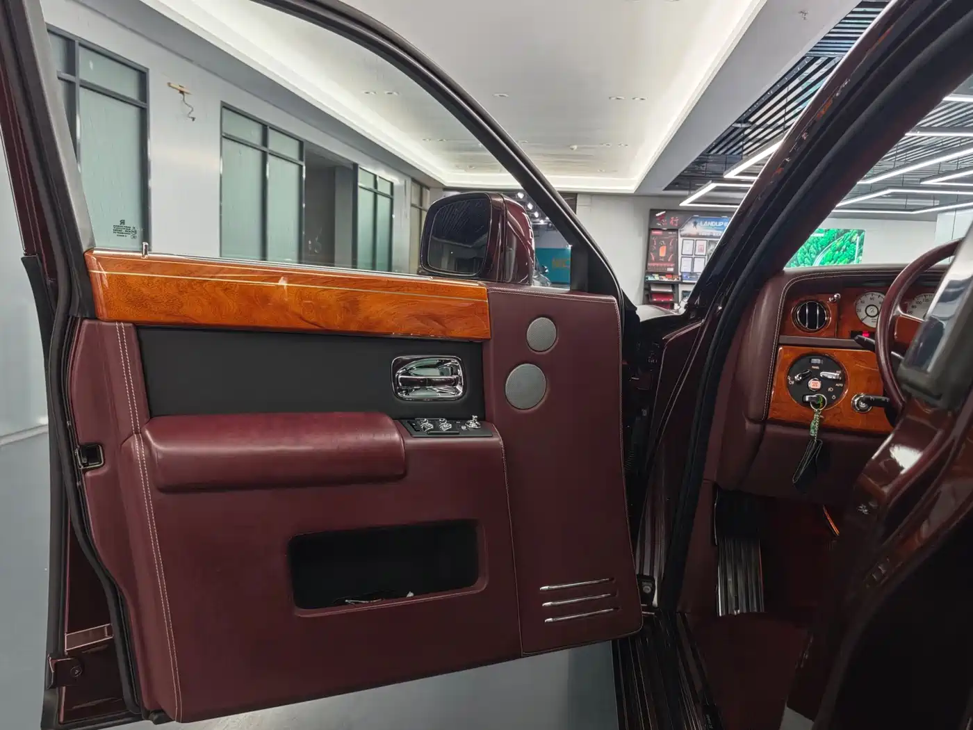 Фото 22 - Rolls-Royce Phantom