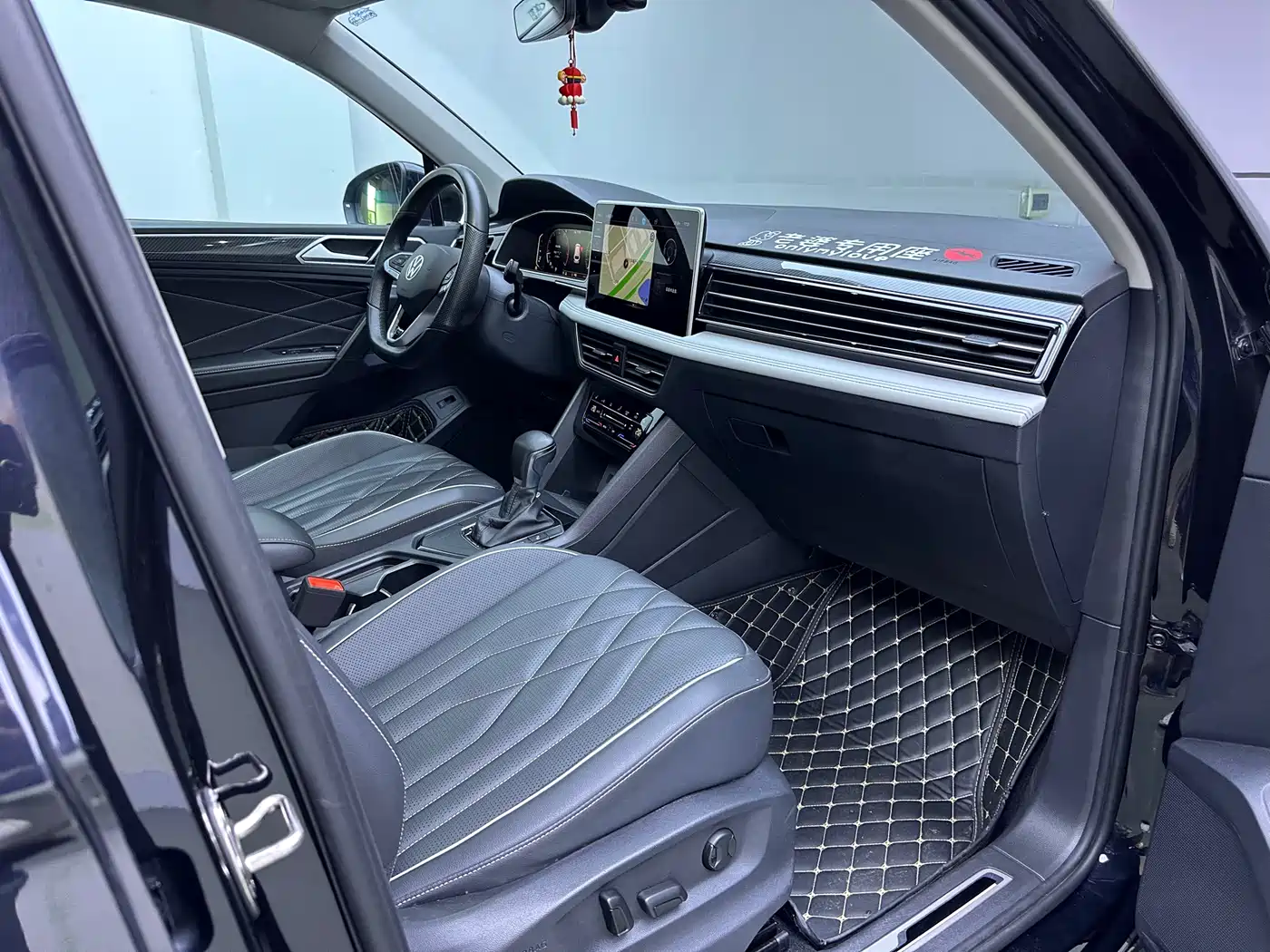 Volkswagen Tiguan L 2024 330TSI Automatic 2WD R-Line Premium Enjoyment Edition фото 10