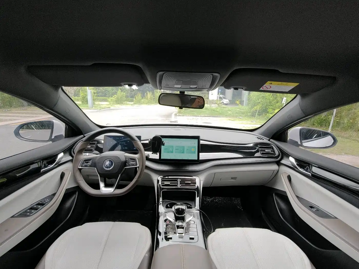 BYD Qin PLUS 2024 Glory Edition DM-i 55KM Leading фото 19