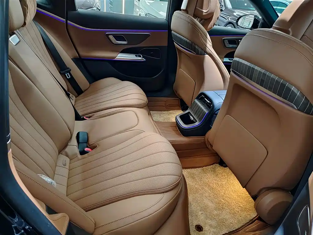 Mercedes-Benz E-Class 2025 E 300 L Fashion фото 11