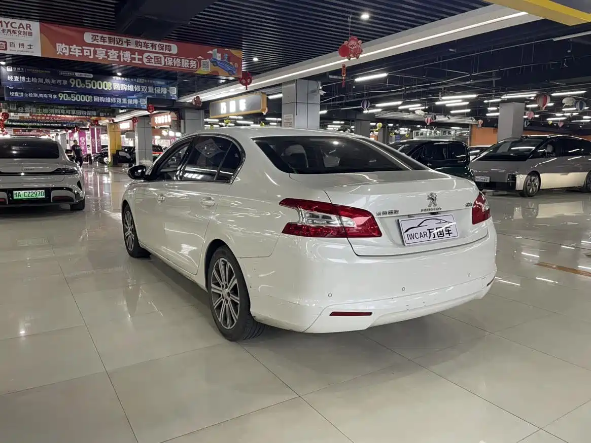 Peugeot 408 2015 Model 1.2T Automatic Luxury Edition фото 3