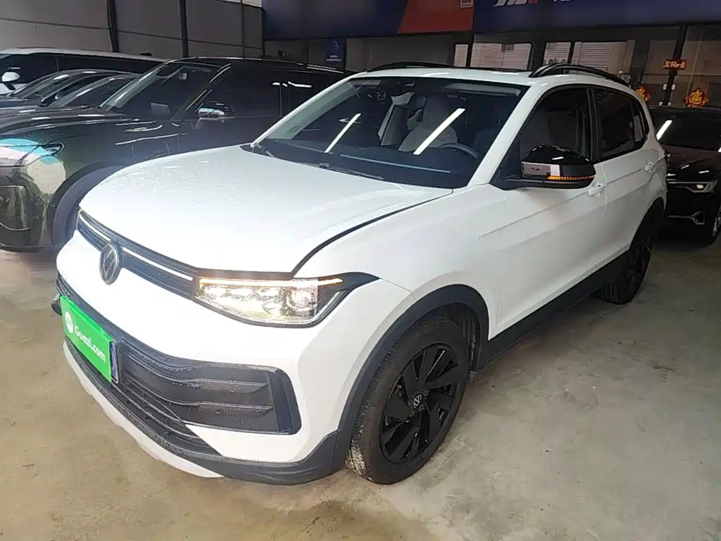 Photo 2 - Volkswagen Tharu