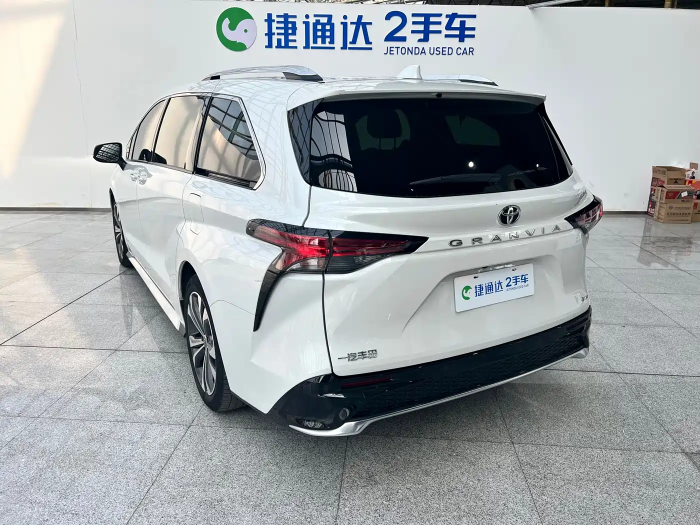 Toyota Granvia 2024 2.5L Hybrid Premium PLUS фото 6