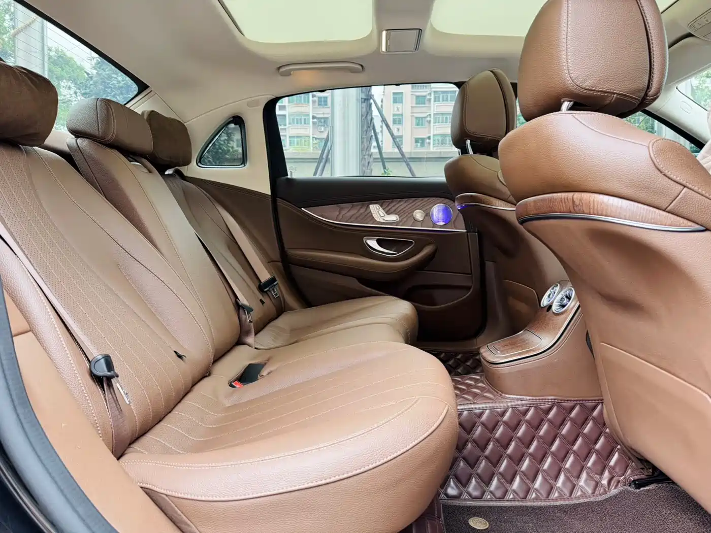 MERCEDES-BENZ E CLASS