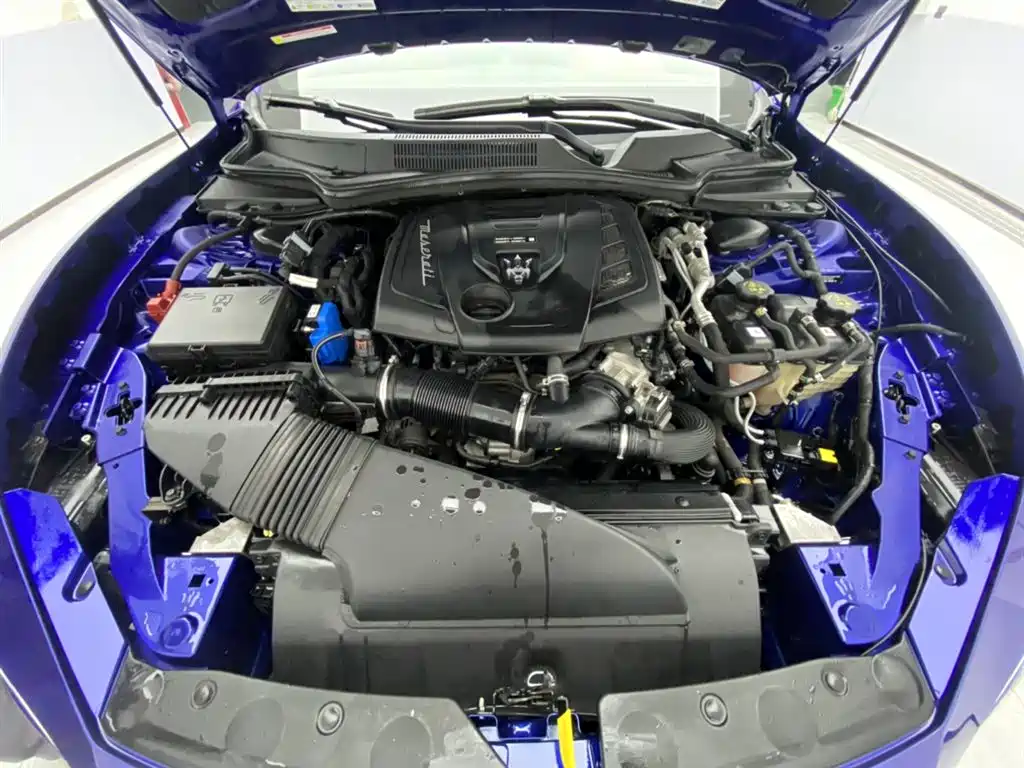 Photo 12 - Maserati Ghibli