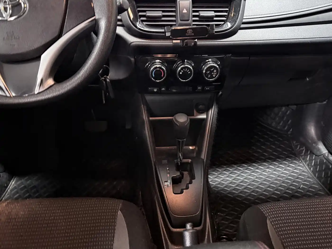 Toyota Vios FS 2021 1.5L CVT Fengchi Edition фото 13