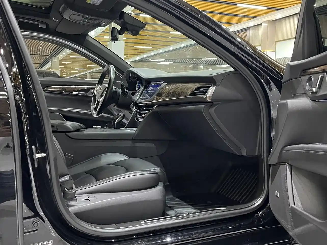 Cadillac CT6 2019 28T Luxury Model фото 5